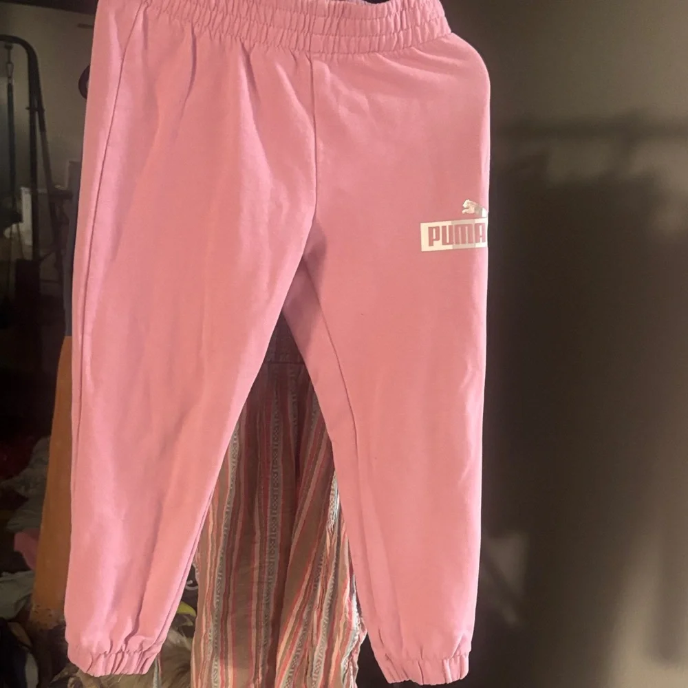 Puma Pink Hooded Pullover with Silver Logo & matching jogger set - Picture 3 of 10